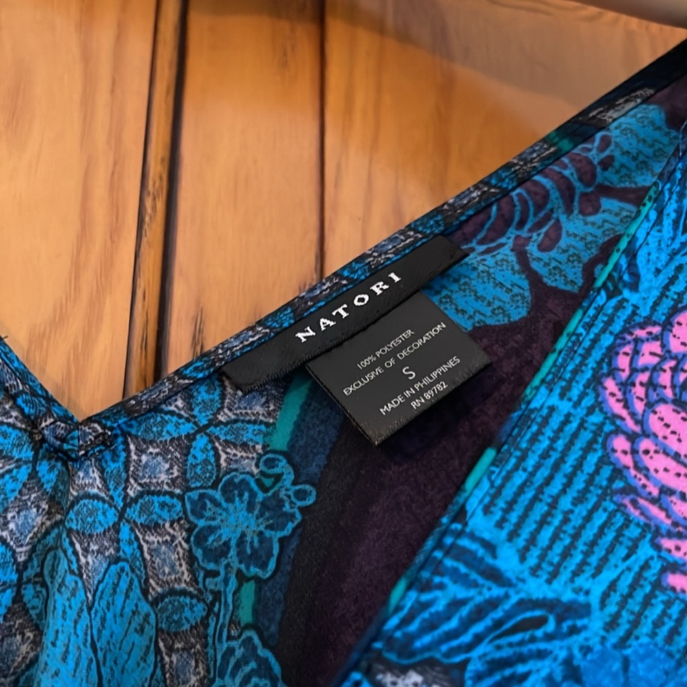 Natori Empress Caftan - Picture 7 of 8